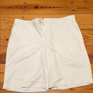 Izod Men's Classic Cream Flat Front Shorts